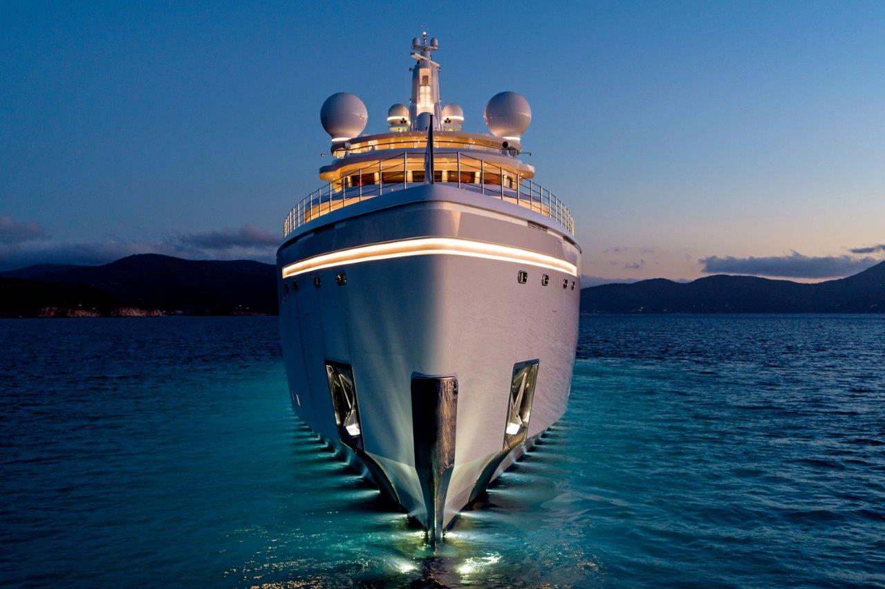 Superiate Luminosity Benetti - boat shopping