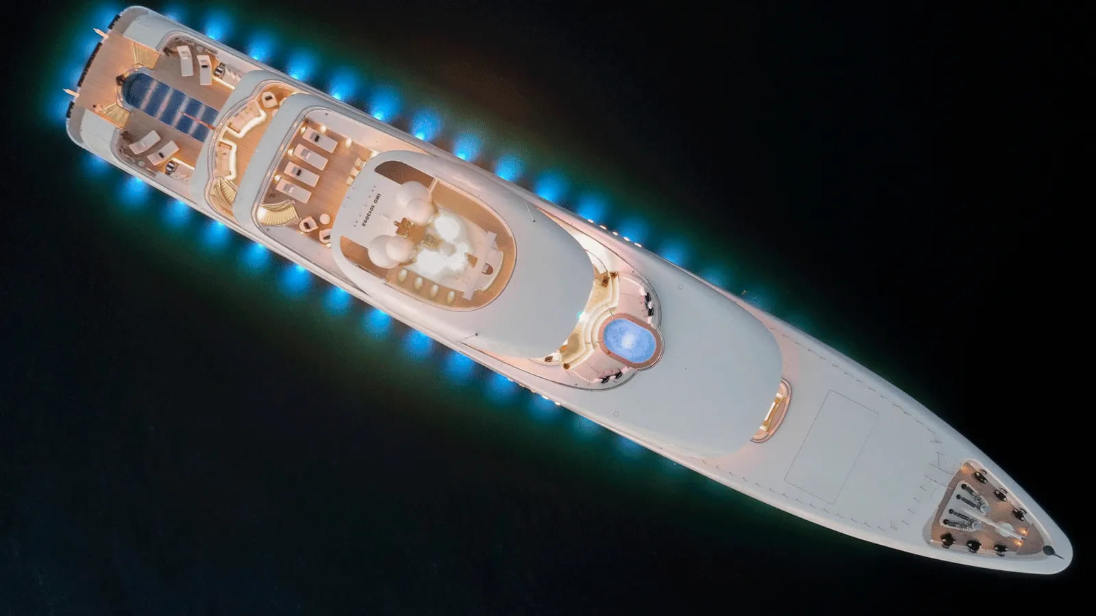 Superiate Lunasea Feadship - boat shopping