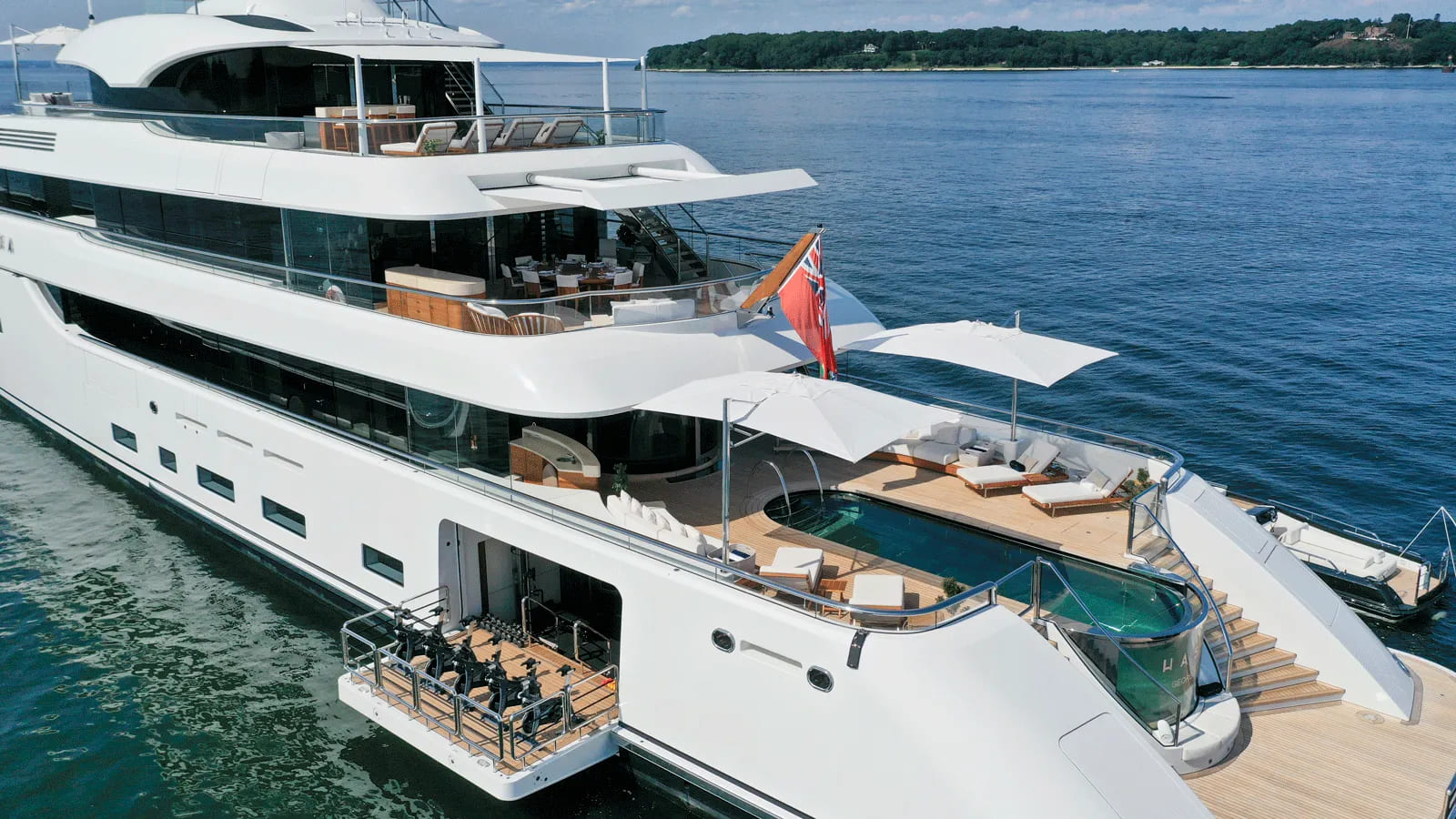 Superiate Lunasea Feadship - boat shopping