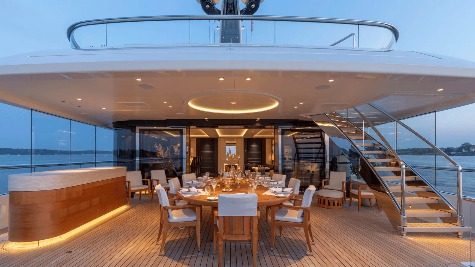 Superiate Lunasea Feadship - boat shopping