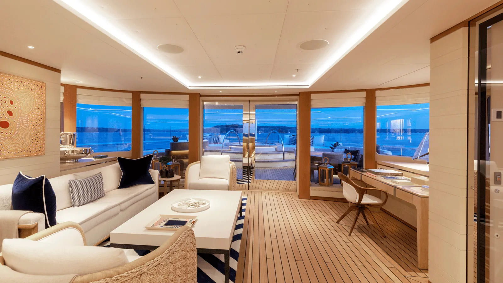 Superiate Lunasea Feadship - boat shopping