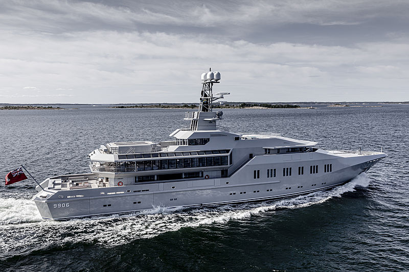 Superiate Skat Lurssen - boat shopping