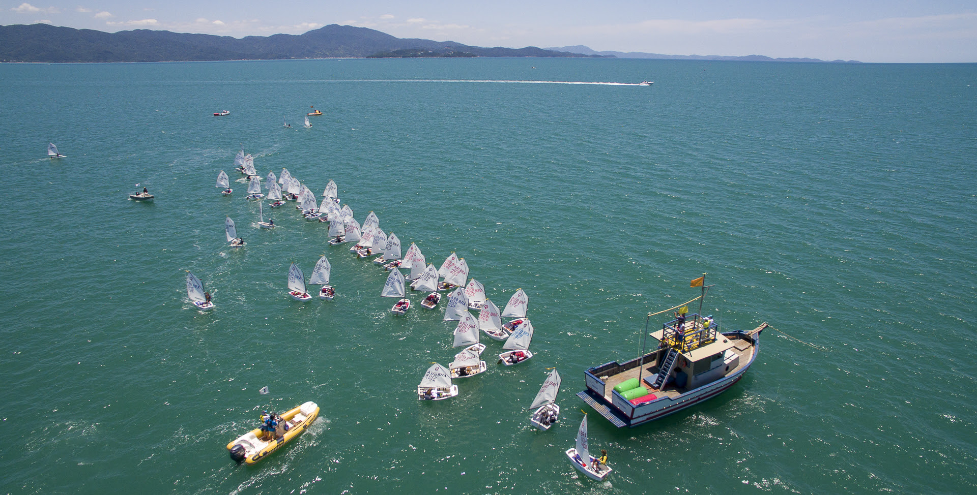 42º Campeonato Sul-Brasileiro de Optimist - boat shopping