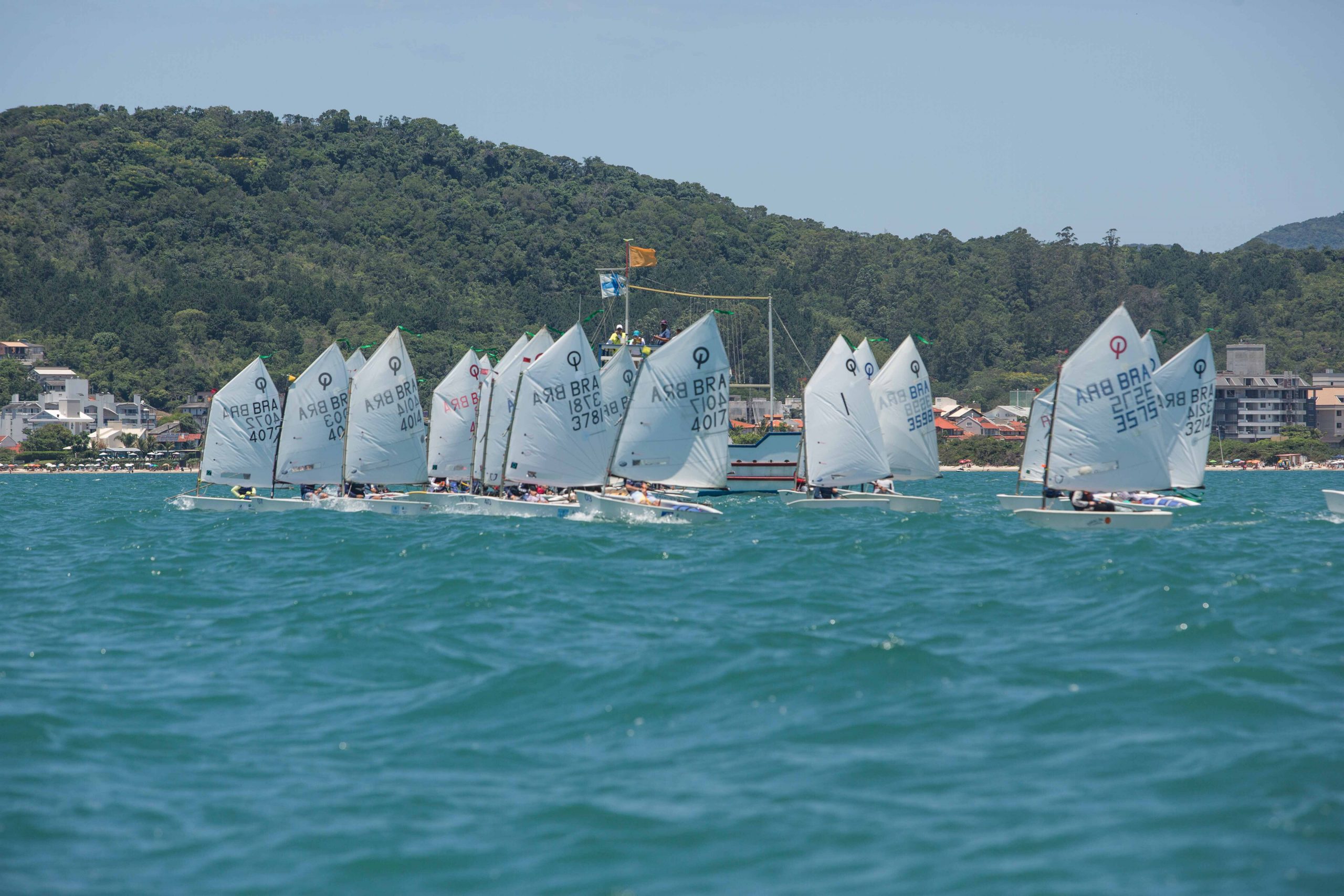 42º Campeonato Sul-Brasileiro de Optimist - boat shopping