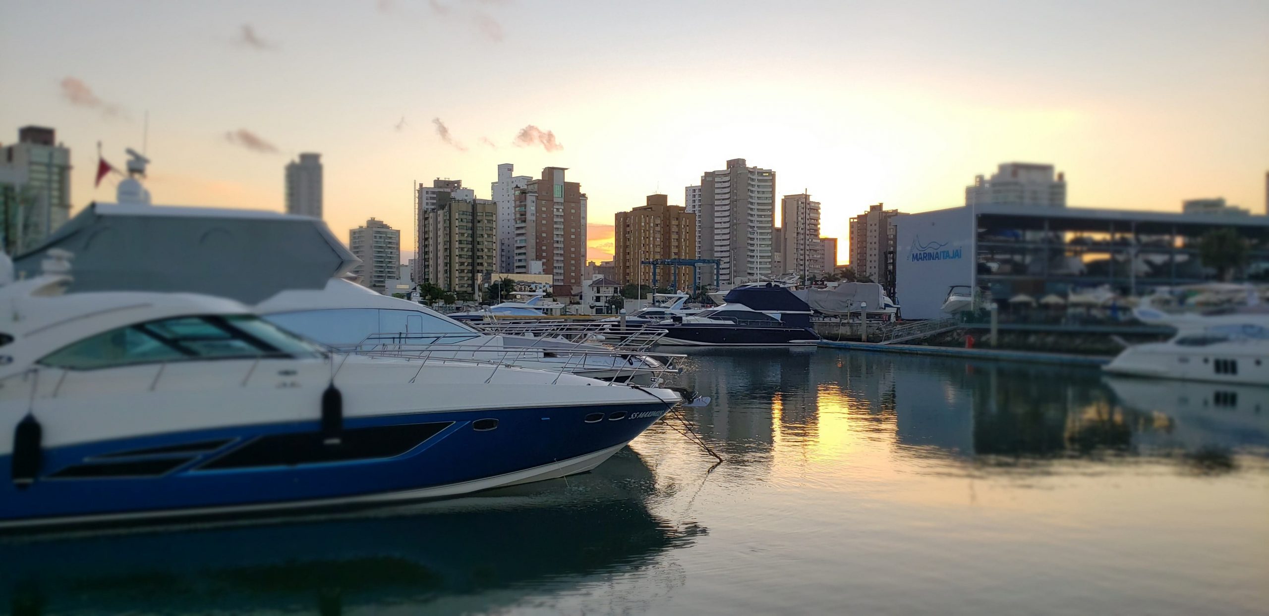 Marina Itajaí - boat shopping