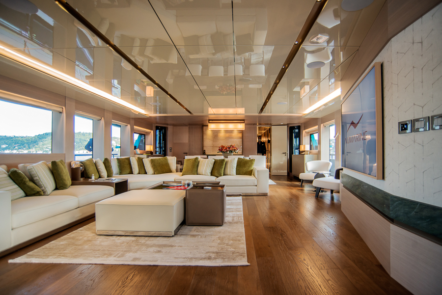 Numarine 32XP interior Hot Lab - boat shopping