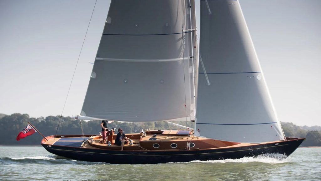 Spirit Yachts veleiro elétrico Avvento - boat shopping