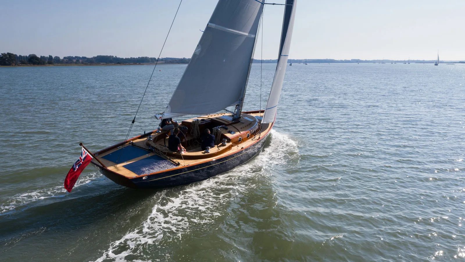 Spirit Yachts veleiro elétrico Avvento - boat shopping