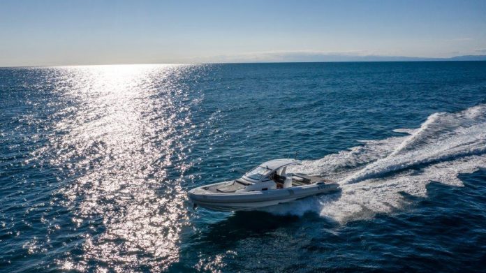 Tecnorib Pirelli 42 - boat shopping