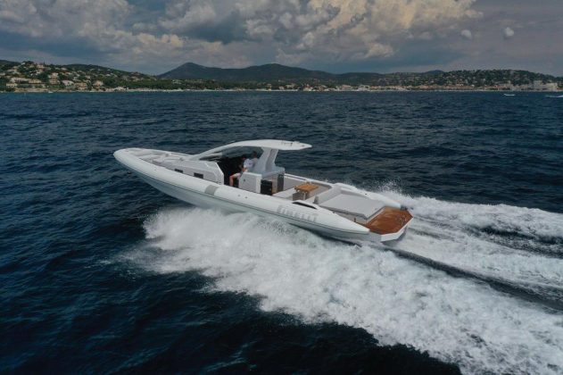 Tecnorib Pirelli 42 - boat shopping