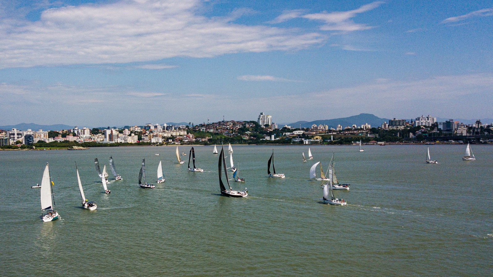 52ª Regata Volta à Ilha de Santa Catarina - boat shopping