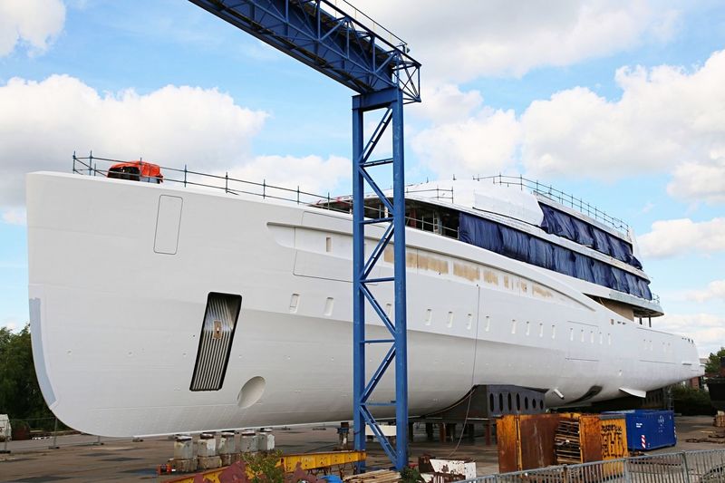 Viva, 94m, Feadship - boat shopping