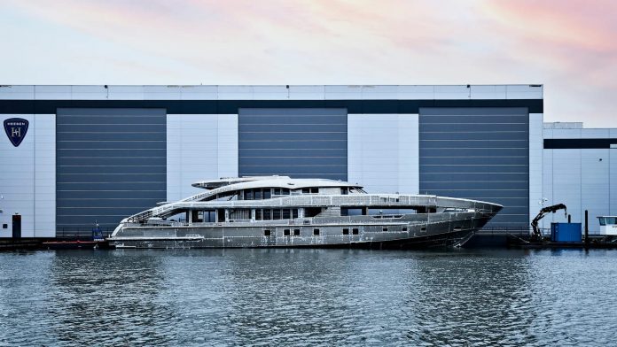 Project Sapphire superiate Heesen - boat shopping