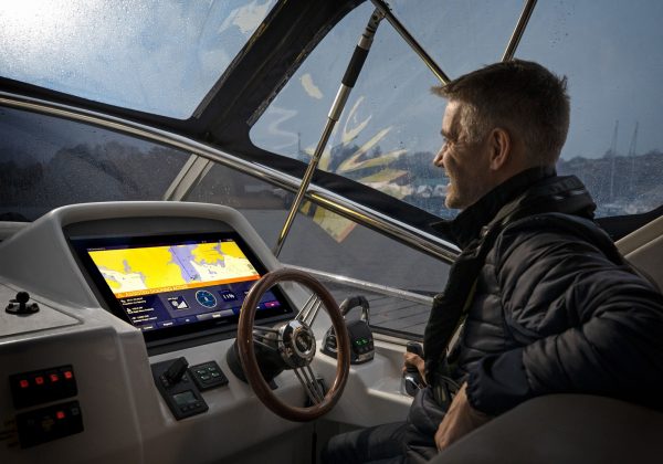Volvo penta self docking - boat shopping