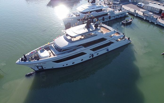 cantiere delle marche iate explorer RJ 130 - boat shopping