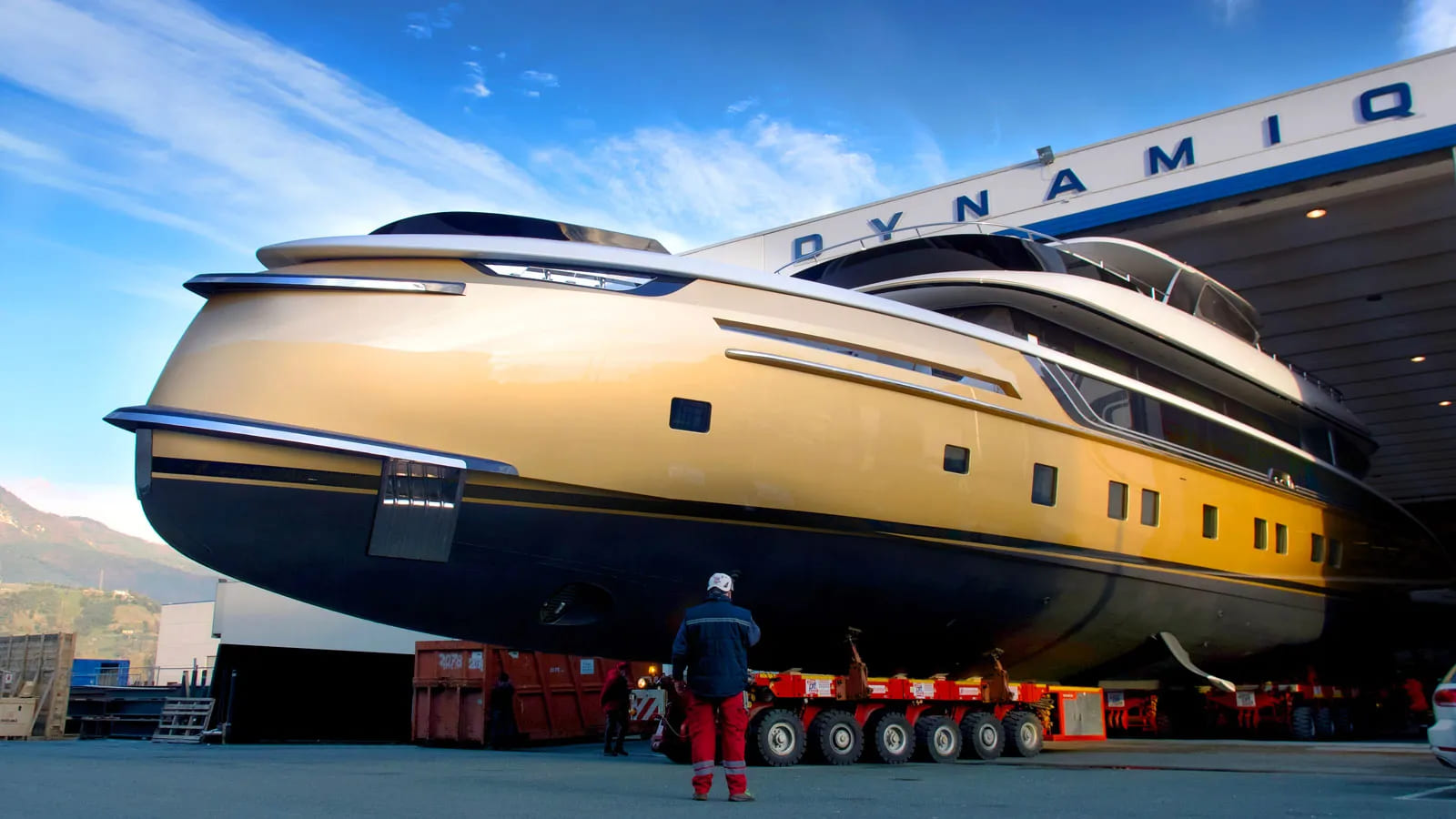 Dynamiq GTT 135 superiate dourado - boat shopping