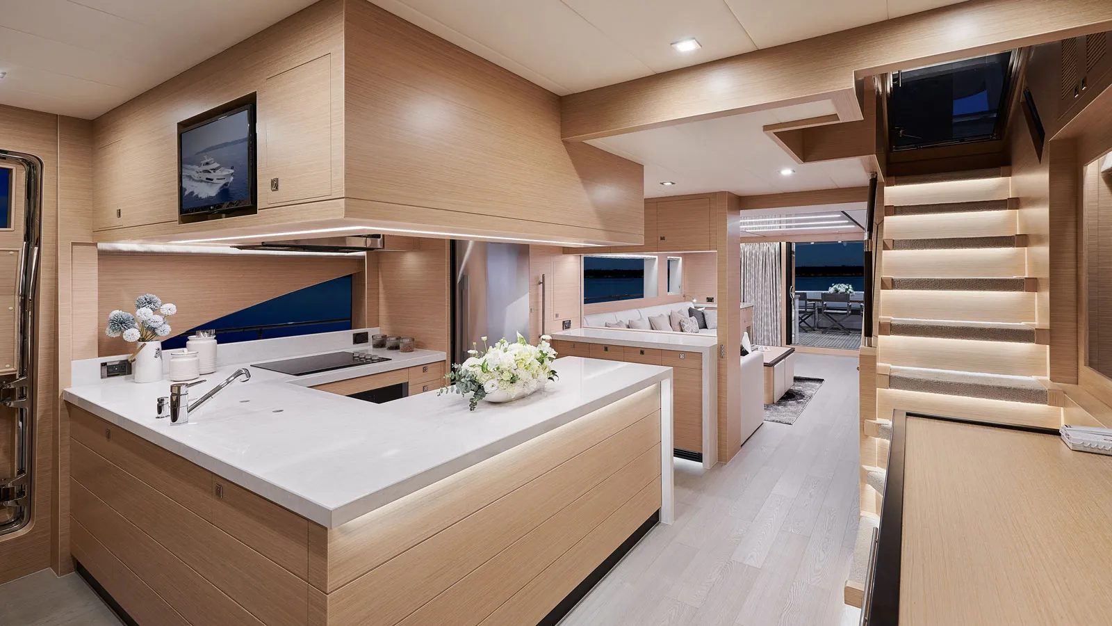 Horizon Yachts E81 - boat shopping