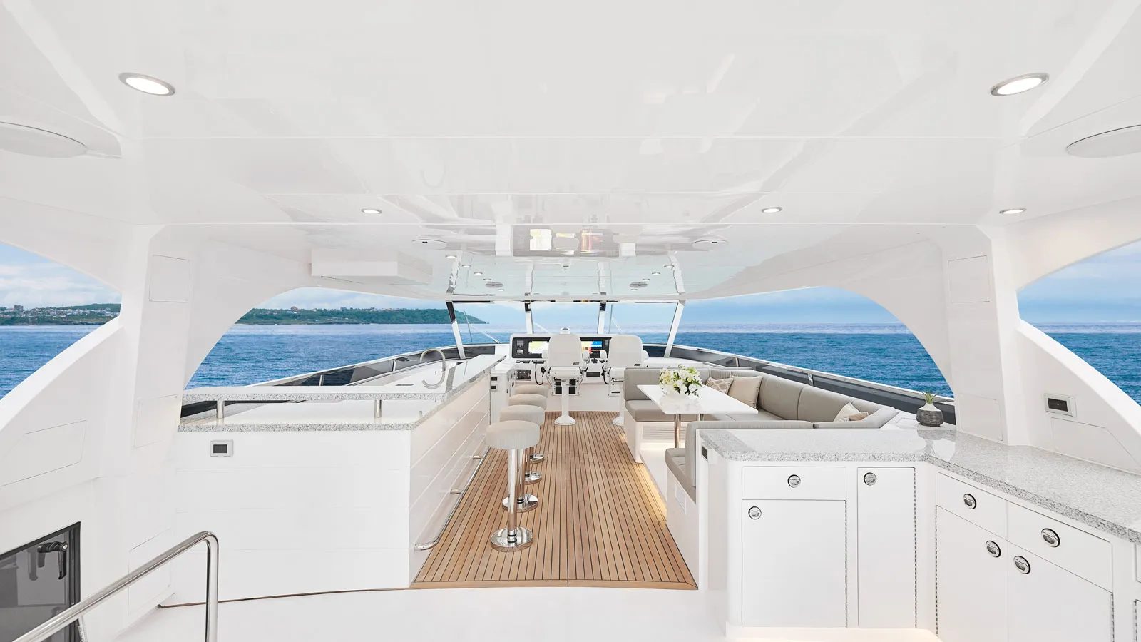 Horizon Yachts E81 - boat shopping