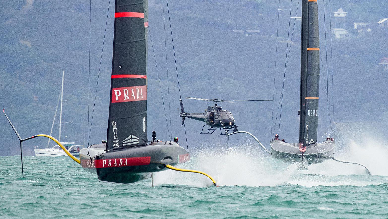 Luna rossa vence prada cup - boat shopping