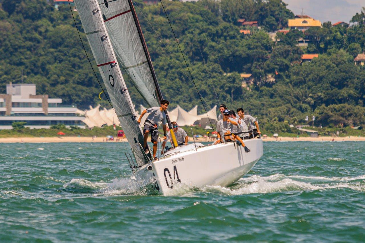 Vice-campeão Corta Vento (Daniel Mafra : Veleiros da Ilha) - boat shopping