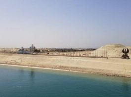 Canal de Suez desimpedido - boat shopping