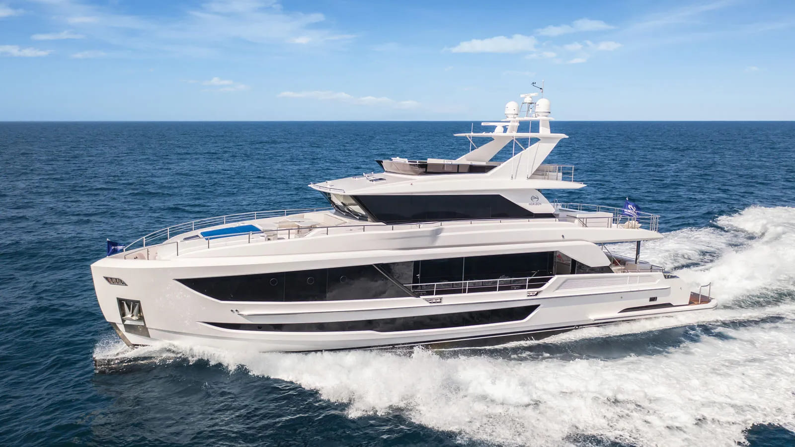 Tri-Deck FD92 yacht Horizon - boat shopping