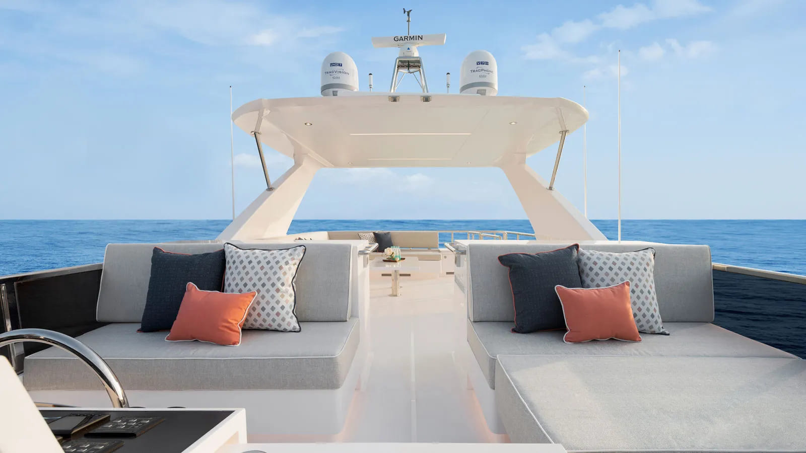 Tri-Deck FD92 yacht Horizon - boat shopping