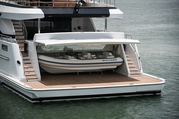 Majesty 120 entregue - boat shopping