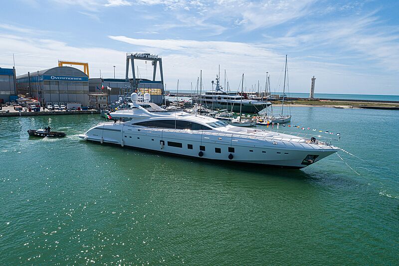 mangusta lançamento dois iates - boat shopping