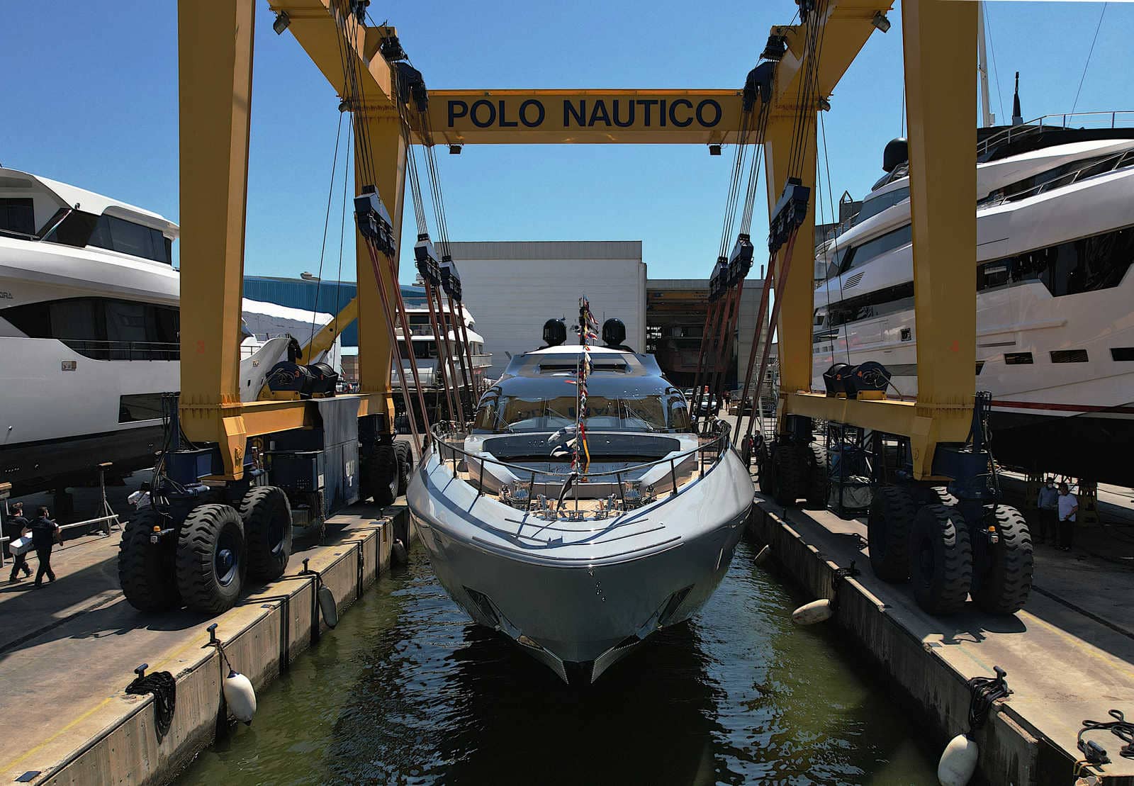 Mangusta 104 REV - boat shopping