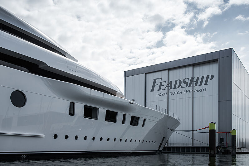 superiate blissx feadship lançamento - boat shopping