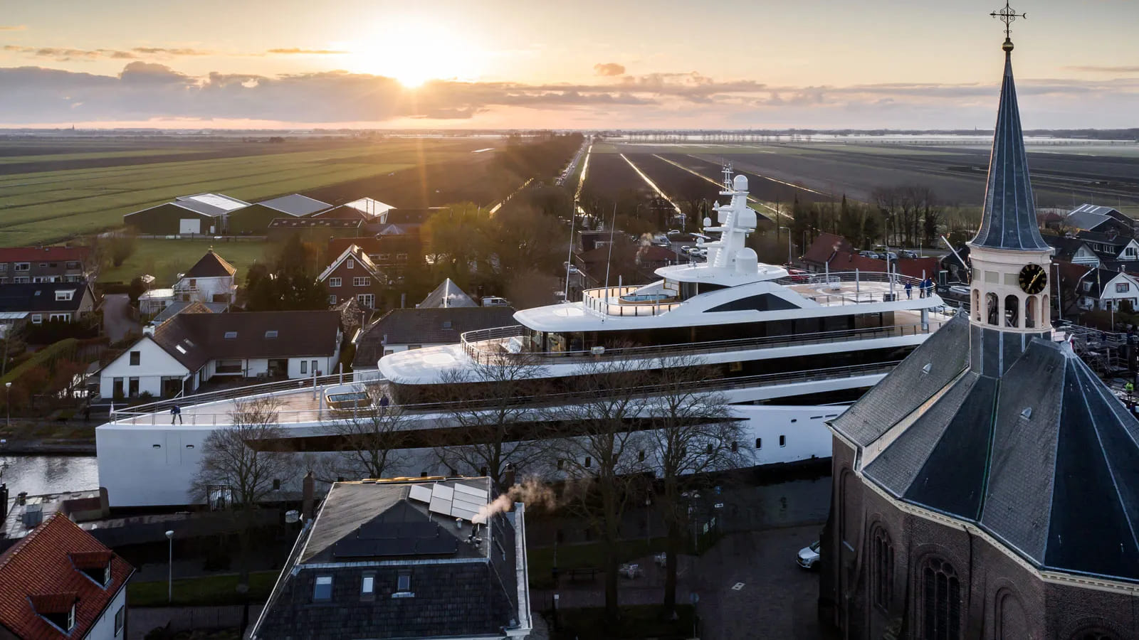 Feadship superiate Viva - boat shopping