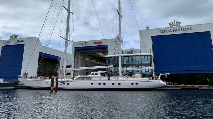 Veleiro Juliet refit Royal Huisman Huisfit - boat shopping