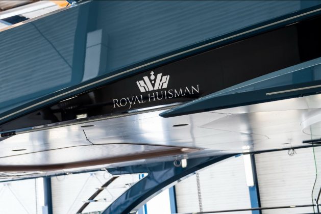 Primeiras imagens superiate Project Phi Royal Huisman - boat shopping