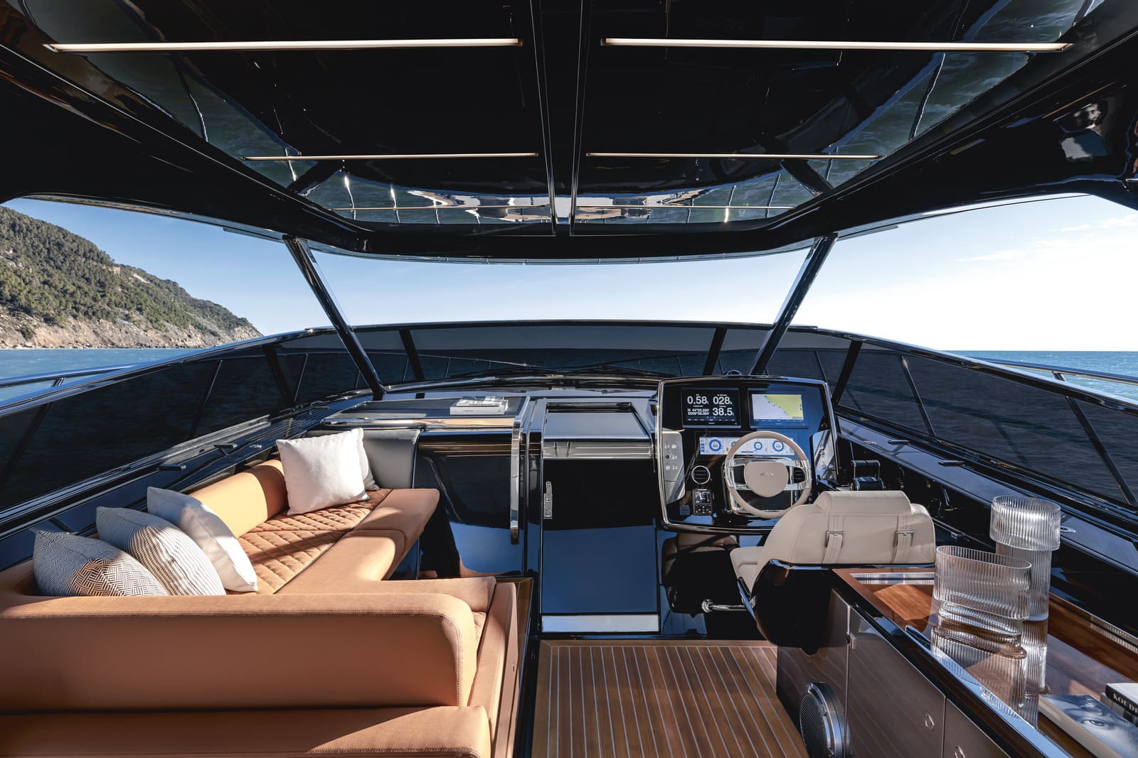 Riva 56 Rivale Hard Top 1 - boat shopping