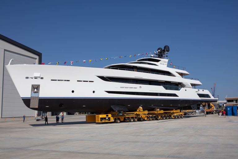 Superiate Al Waab II Alia Yachts - boat shopping