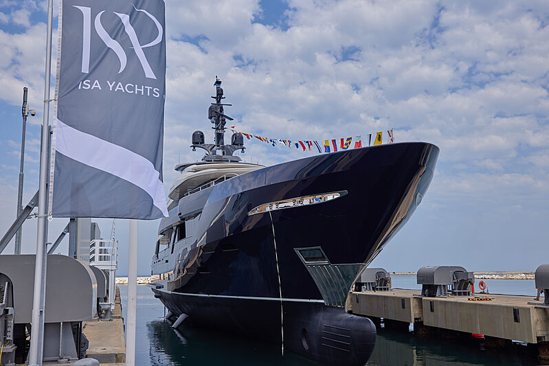 Superiate ISA Yachts Resilience - boat shopping