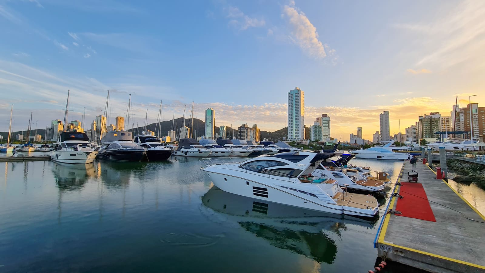 marina itajai - boat shopping