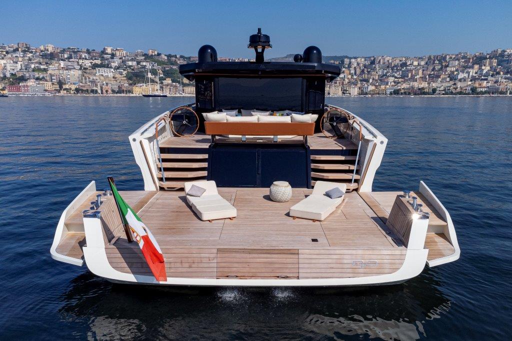 Evo V8 cannes yachting festival - boat shopping