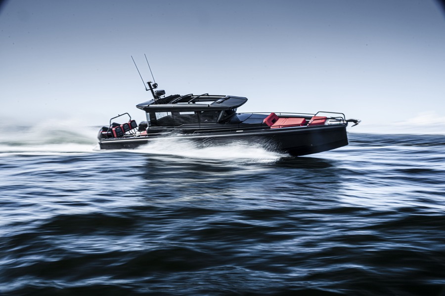 BRABUS Shadow 900 XC Black Ops - boat shopping 3