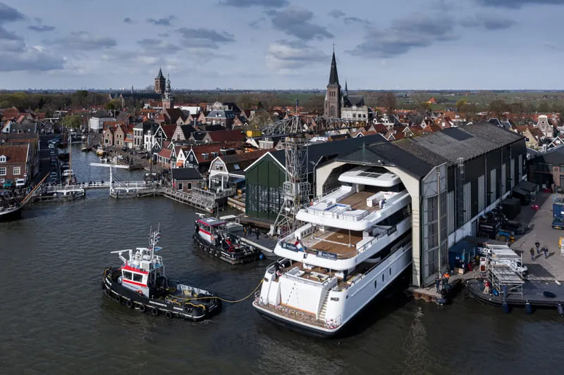 Superiate-Royal-Hakvoort-boat-shopping-3