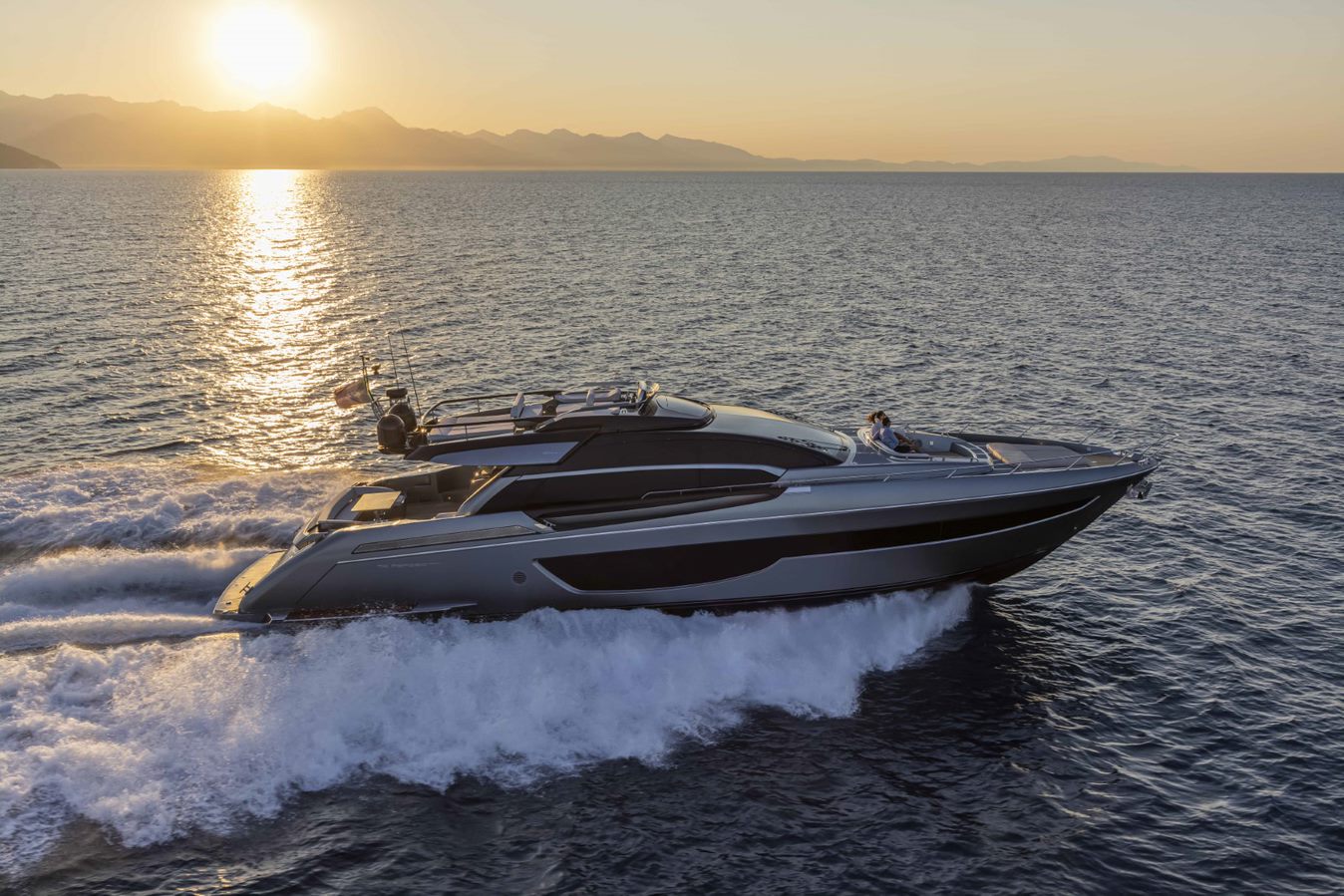 Riva 76 Perseo Super boat shopping 2