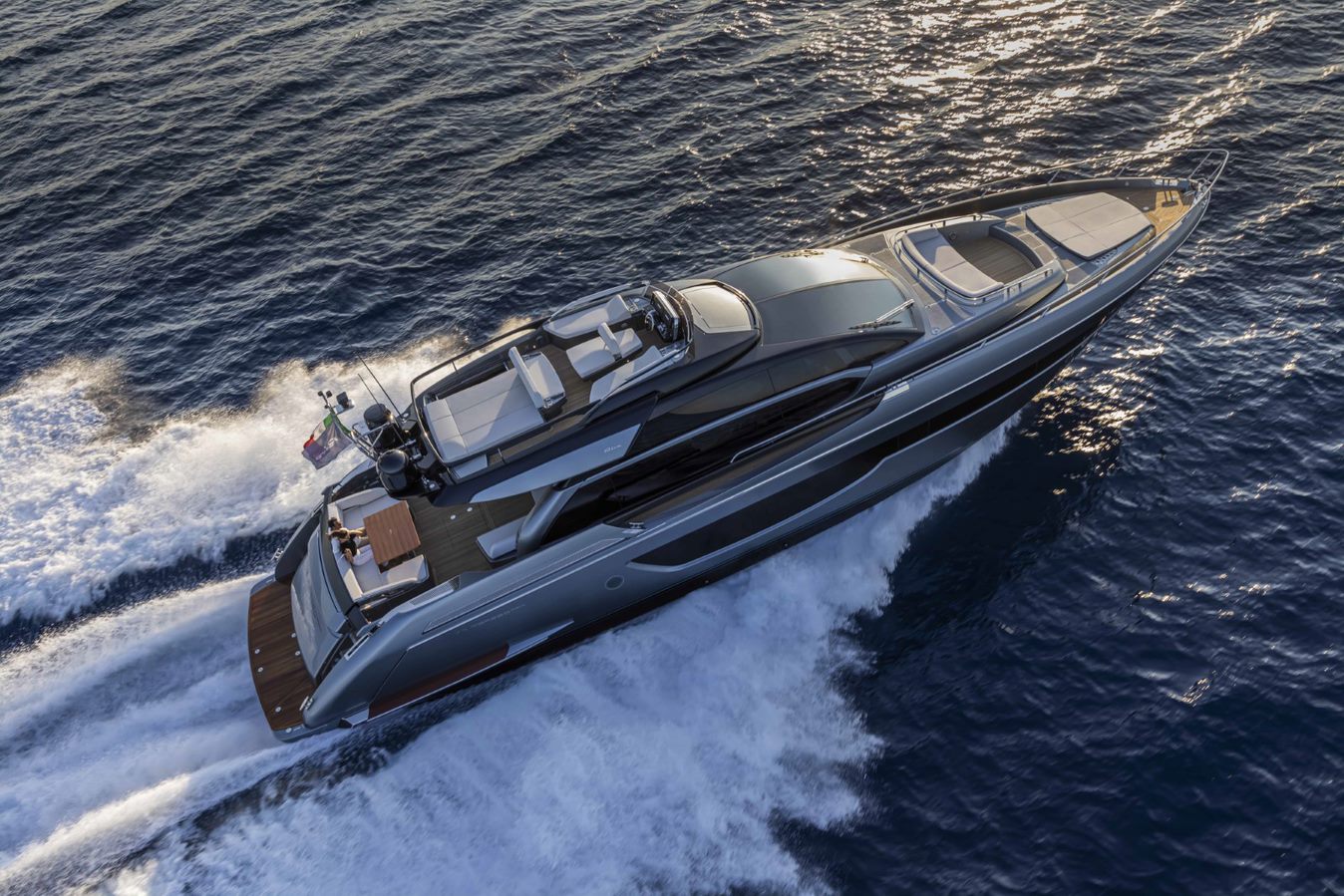 Riva 76 Perseo Super boat shopping 3