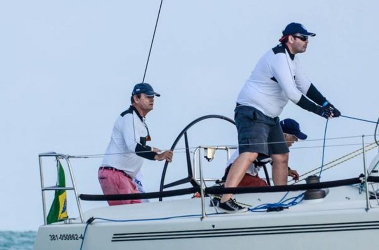 Lars Grael é personagem emblemático da Regata Santos-Rio