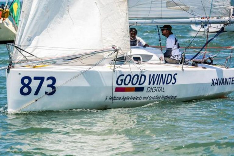 Barco de 6,5 metros conclui Regata Santos-Rio em mais de três dias