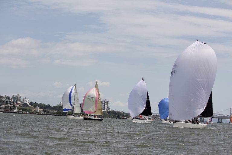 Veleiro Terroso é o campeão da 53ª Regata Volta à Ilha de Santa Catarina