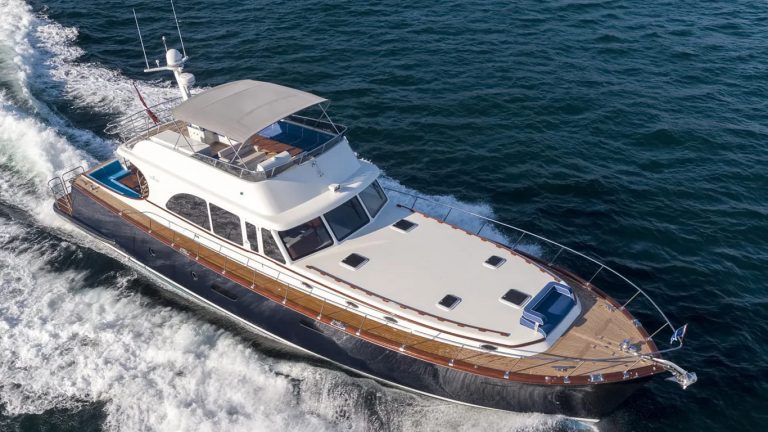 Vicem Yachts entrega o primeiro cruiser personalizado de 25m Alecto