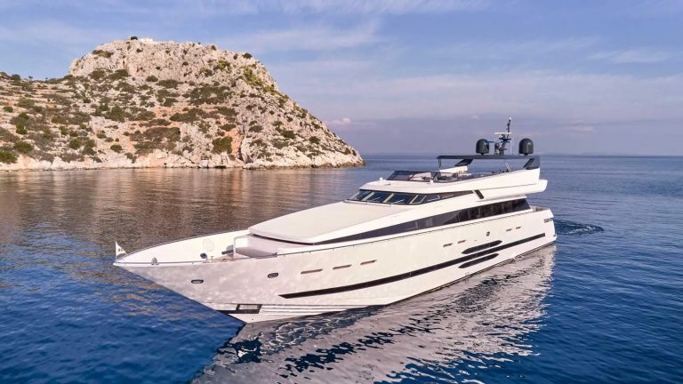 Primeiras imagens O’Neiro de 36m da Golden Yachts